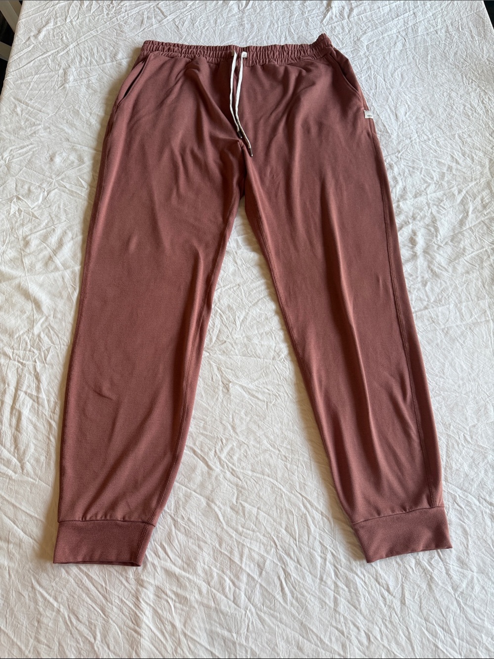 Vuori women’s Dusty Rose performance Jogger Pants - Comfortable Everyday Fit